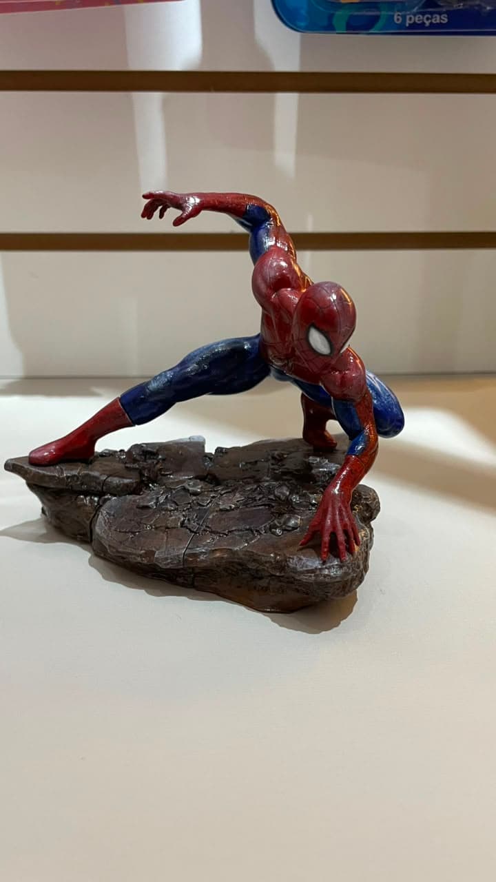Miniatura finalizada e pintada à mão, pronta para embalar